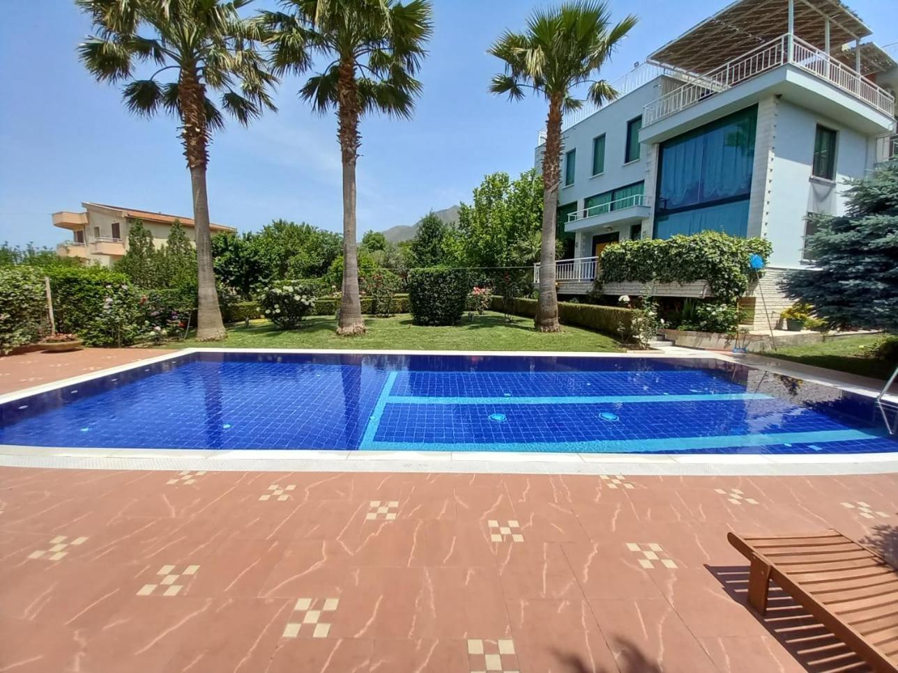 Trajas Family Beach Swimming Pool Villa Luanit מראה חיצוני תמונה